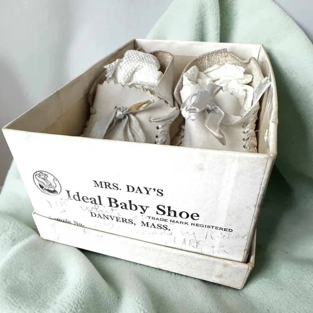 Antique Mrs. Day’s Ideal Baby Shoes in Original Box Leather Infant Moccasins